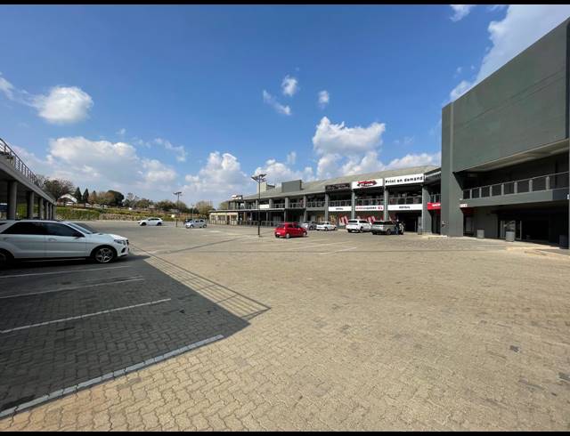 235M² RETAIL TO LET IN KYALAMI
